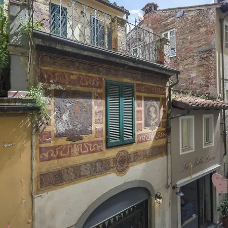 Vendégház Corte Delle Uova Centro Storico Piazza San Michele Lucca